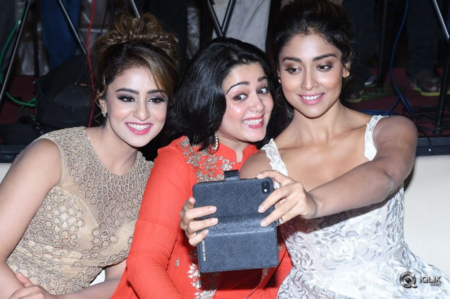 Shriya-Saran-At-Paisa-Vasool-Movie-Audio-Success-Meet